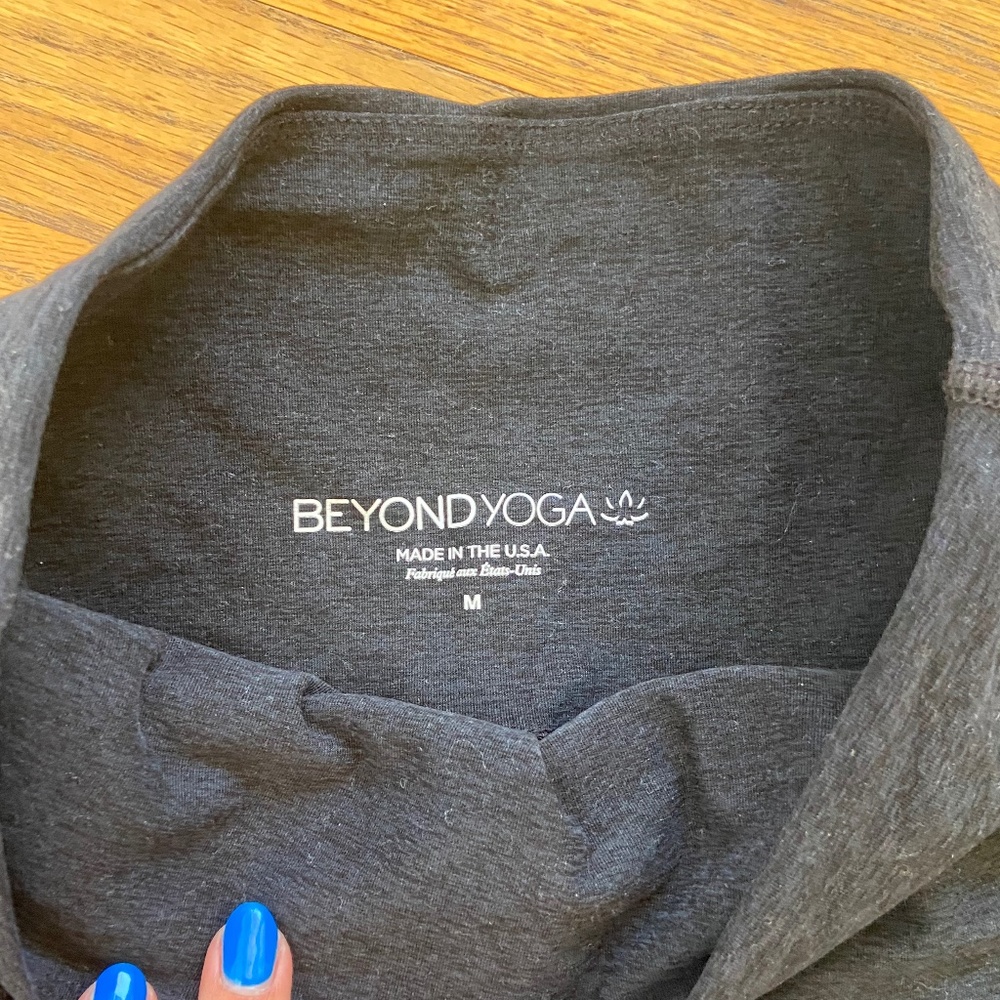 Beyond Yoga: Out Of Pocket High Waisted Midi Legging- Grey
